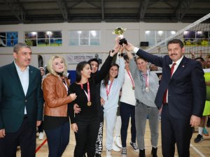 Kurumlar Arası Voleybol Turnuvasında Şampiyon Belli Oldu