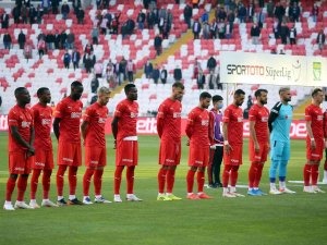 Sivasspor’da, 2 Futbolcu Ceza Sınırında!