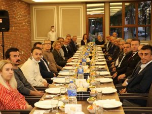 Başkan Köse, Sosyal Tesislerde Muhtarlarla Bir Araya Geldi