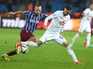 Karadeniz Derbisinde Çaykur Rizespor Trabzonspor'a 2-1 Kaybetti