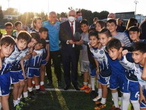 Manisa U12 Cumhuriyet Futbol Şenliği’ne Görkemli Kapanış