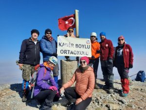 Isparta’da Öğretmenler Cumhuriyet Bayramını Zirvede Kutladı