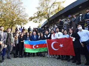 Tbmm Başkanı Şentop, Bursa’daki Misafir Öğrencilerle Buluştu.