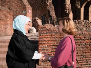 Emine Erdoğan, Roma’da Lider Eşleriyle Tarihi Kolezyum Ve Giardino All’i̇taliana’yı Gezdi