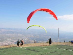 Yamaç Paraşütü Pilotları Kestane Dağı’nda Buluştu