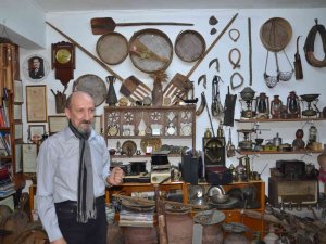 45 Yıllık Sanat Hayatında Bugün 5 Binden Fazla Antika Eşyanın Sahibi Oldu