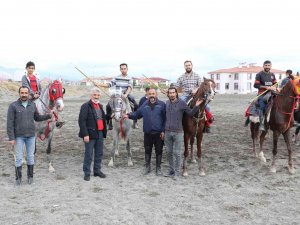 Erzincan’da Ata Sporu Cirit Yaşatılıyor