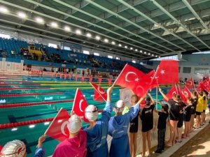Yüzme Müsabakalarına Spor A.ş. Damgası