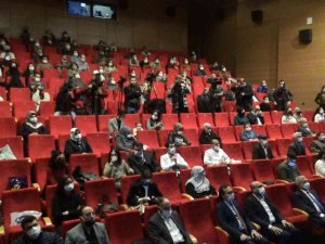 Vali Karaloğlu, “Bütün Diller Bizim Ortak Değerlerimizdir”