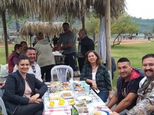 Gerçek Kuşadalılar Grubu, Ada Göl’de Bir Araya Geldi.