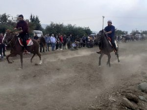 Osmaniye’de ’Rahvan At Yarışları’ Yapıldı