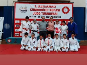 Minik Judocular Madalyayla Döndü