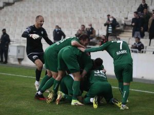 Spor Toto 1. Lig: Bursaspor: 2 - Ankara Keçiörengücü: 0 (İ̇lk Yarı Sonucu)