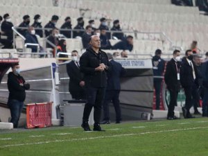 Özcan Bizati: “Hedefe Gidilen Maçlarda Çıkışların İyi Olması Gerekiyor”