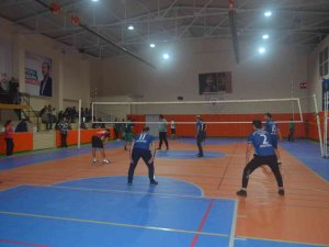 Selendi’de Kurumlar Arası Voleybol Turnuvası Başladı