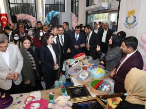 Önce Okuma Yazmayı Öğrendiler Sonra Meslek Sahibi Oldular