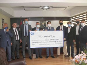 Akkuyu Nükleer A.ş.’den Gülnar’daki Okullara 1,5 Milyon Lira Bağış