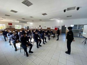 Jandarma Personeli “Kadına Yönelik Şiddetle Mücadele” Konusunda Bilgilendirildi