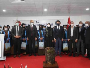 Okuma Yazma Kursunda Mezuniyet Coşkusu