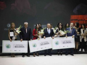 10. Athi̇b Dokuma Kumaş Ve Tasarım Yarışması’nda Ödüller Sahiplerini Buldu