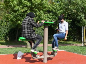 Esenyurt’ta Yenilenen Parklar Vatandaşın Takdirini Topladı