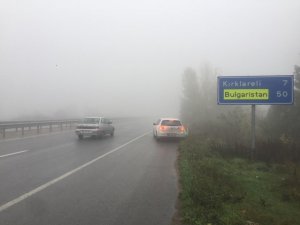 Trakya’da Etkili Olan Yoğun Sis Sürücülere Zor Anlar Yaşattı