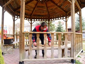 Kahramankazan’da Parklara Kış Öncesi Bakım