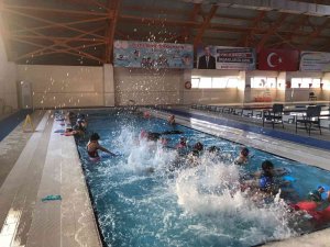 Yüzme Bilmeyen Kalmasın Projesi Devam Ediyor