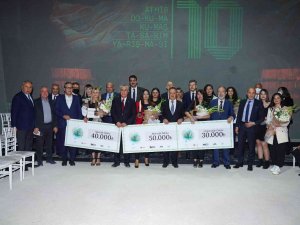 Athi̇b Dokuma Kumaş Tasarım Yarışmasında Ödüller Sahiplerini Buldu