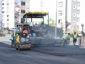 Altınordu’da Sıcak Asfalt Mesaisi Sürüyor