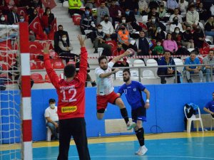 Milliler İlk Maçından Galibiyetle Ayrıldı