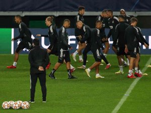 Uefa Şampiyonlar Ligi: Sporting: 3 - Beşiktaş: 0 (İ̇lk Yarı)