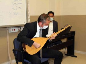 Ağrı Milli Eğitim Müdürü Kökrek, Enstrüman Kurslarını Ziyaret Etti