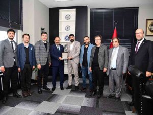 Etü Kapılarını Onlar İçin Açtı