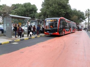 Manisa’da Sağlık Çalışanlarına Ücretsiz Ulaşım Yıl Sonuna Kadar Uzatıldı