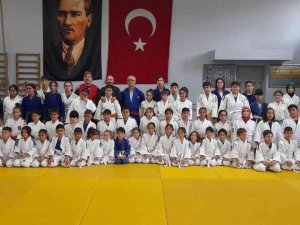 Yunusemreli Judocular Bir Üst Kuşağa Terfi Etti