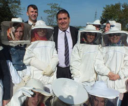 Rize'de Arıcılığa Kadın Eli Değdi