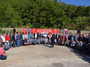 Muğla’da Yangınlarda Zarar Gören Arıcılara Arı Yemi Desteği