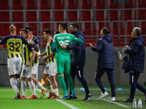 Uefa Avrupa Ligi: Royal Antwerp: 0 - Fenerbahçe: 3 (İ̇lk Yarı)