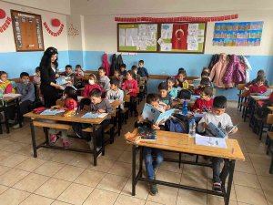 Kahke Ve Patpat Dergileri Okullarda Dağıtıldı