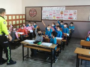 Öğrencilere Trafik Eğitimi Verildi