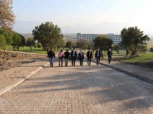 Büyükşehirden Kampüs İçerisine Kilit Parke Yol