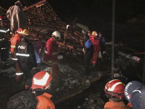 Endonezya’daki Sel Felaketinde 5 Kişi Hayatını Kaybetti