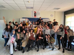 Başkan Soykan’dan Öğrencilere Tiyatro Kursu Desteği