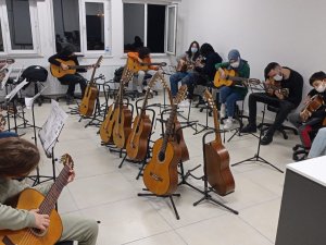 Kasmek’te İkinci Grup Gitar Kursu Başladı