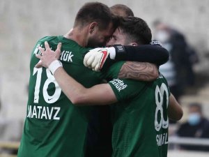 Bursaspor Topu Rakibe Bıraktı, 3 Maçta 9 Puan Aldı