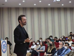 Zengin, Üniversite Öğrencileri İle Buluştu