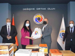 İ̇htiyaç Sahibi 700 Öğrenciye Ayakkabı Yardımı Yapıldı