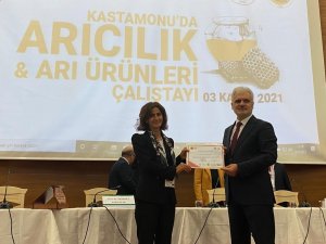 İ̇klim Şartlarında Hayatta Kalabilecek Arı Irkına Ve Çeşitliliğine Vurgu Yaptı