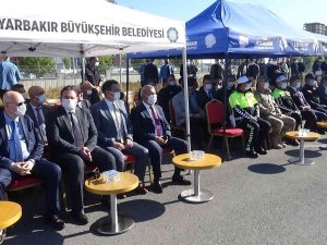 Diyarbakır’da Eğitimlerini Tamamlayan Motosikletli Polisler Sertifikalarını Aldı